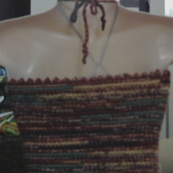 CROP TOP (SML) - Picture 2 of 2